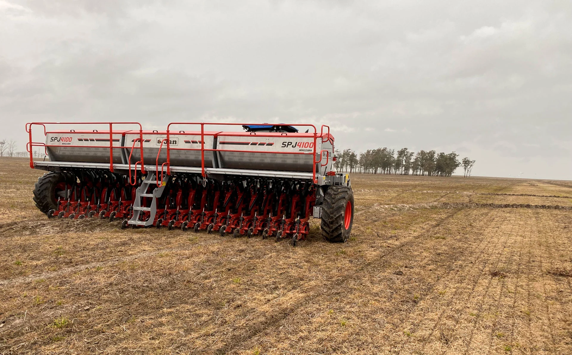 Sembradora JAN sembrando arroz con excelencia